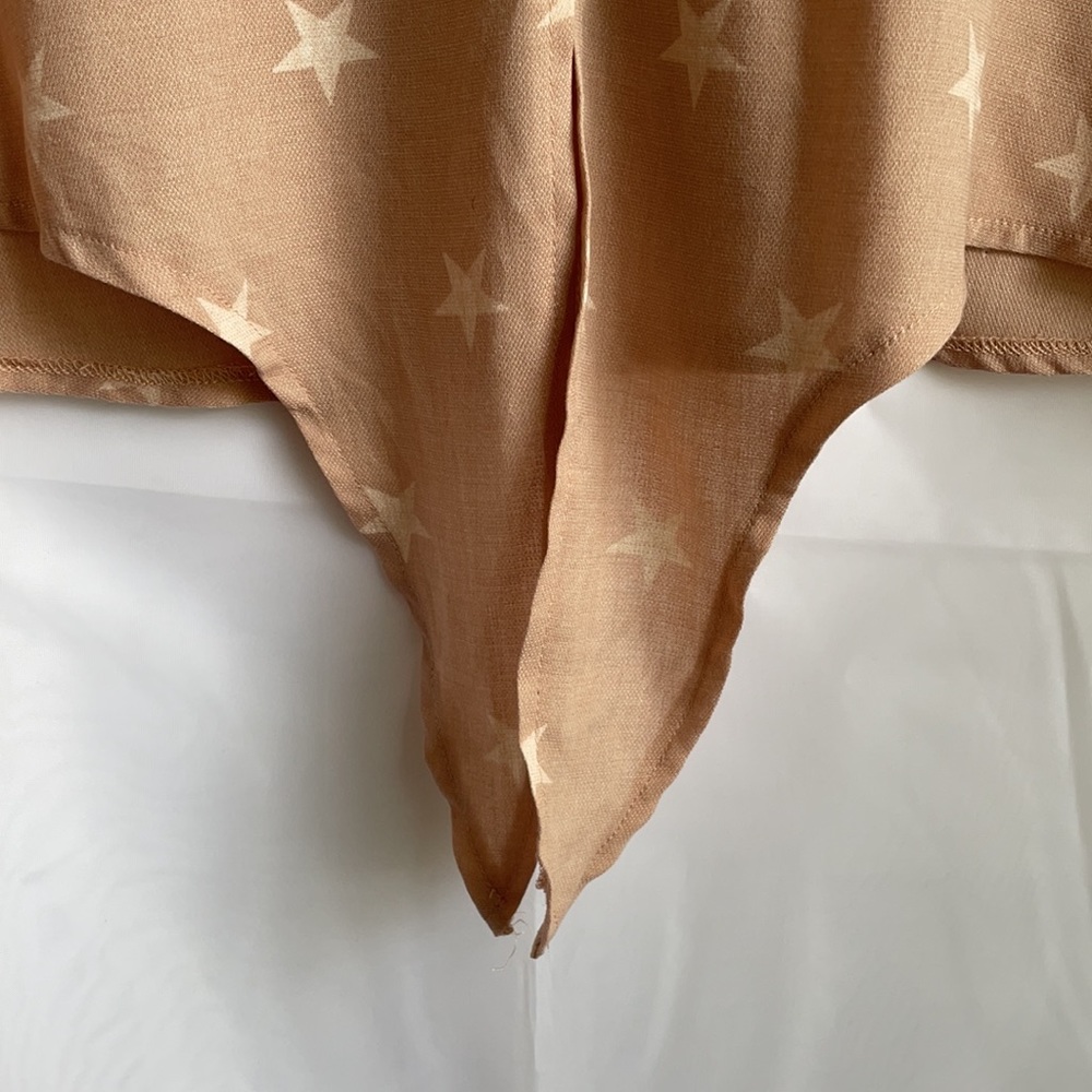 Hem & Thread Top - Picture 3 of 5